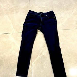 Women’s Jeans
Size:8
Brand:express 
Color:dark blue 
Used
$25